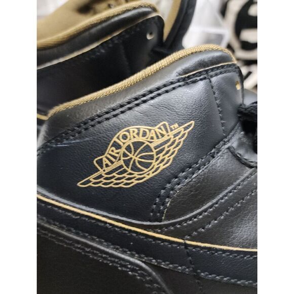 Jordan 1 Mid Black Metallic Gold 5.5Y - Picture 5 of 7